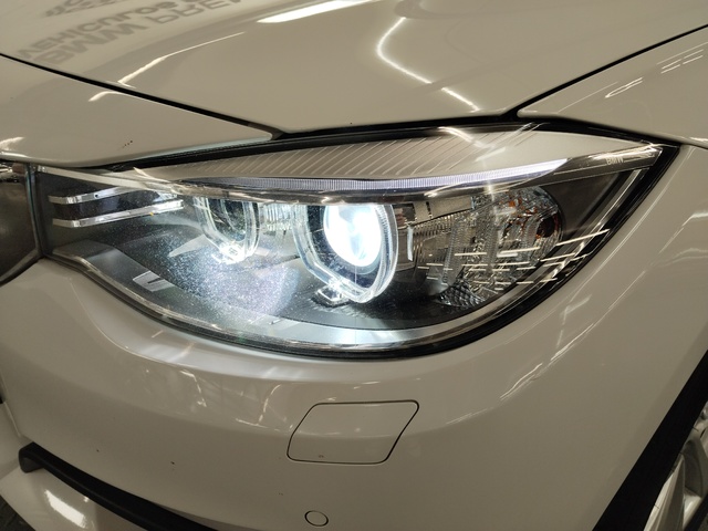 BMW Serie 3 320d Gran Turismo color Blanco. Año 2015. 135KW(184CV). Diésel. En concesionario Autoberón de La Rioja