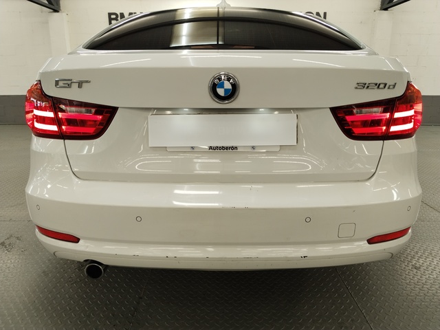 BMW Serie 3 320d Gran Turismo color Blanco. Año 2015. 135KW(184CV). Diésel. En concesionario Autoberón de La Rioja