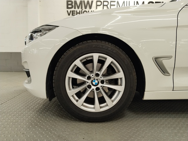 BMW Serie 3 320d Gran Turismo color Blanco. Año 2015. 135KW(184CV). Diésel. En concesionario Autoberón de La Rioja