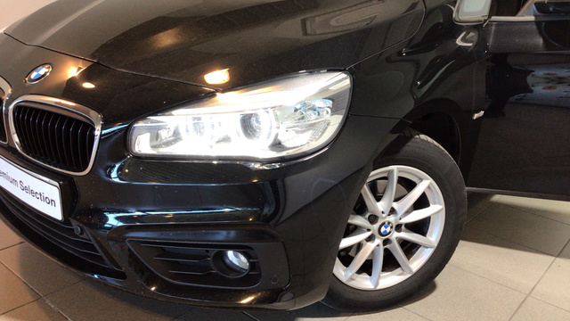 BMW Serie 2 218d Active Tourer color Negro. Año 2017. 110KW(150CV). Diésel. En concesionario BYmyCAR Madrid - Alcalá de Madrid