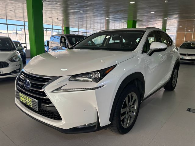 Lexus NX 300h Executive 4WD 145 kW (197 CV)