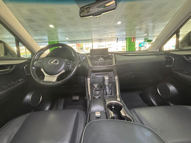 Lexus NX 300h Executive 4WD 145 kW (197 CV)
