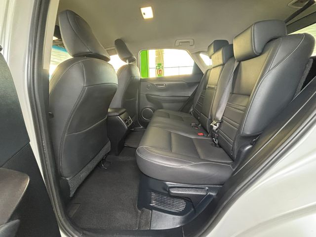 Lexus NX 300h Executive 4WD 145 kW (197 CV)