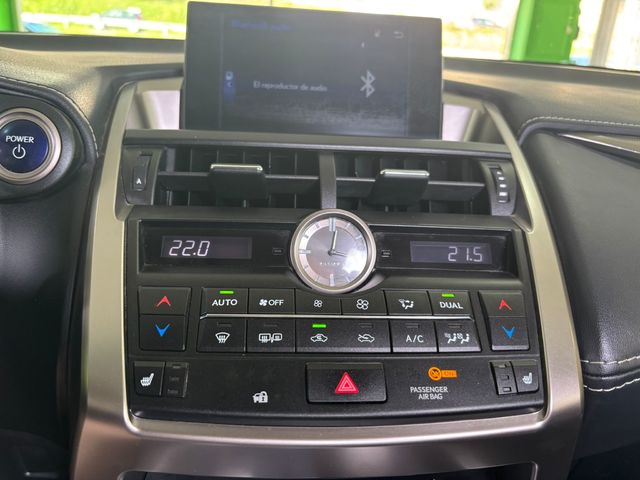 Lexus NX 300h Executive 4WD 145 kW (197 CV)
