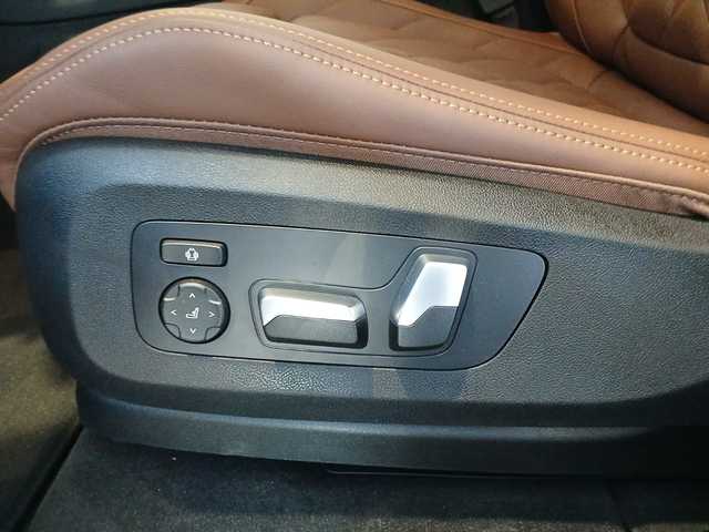 BMW X5 xDrive30d color Gris. Año 2025. 219KW(298CV). Diésel. En concesionario Adler Motor S.L. TOLEDO de Toledo