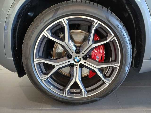 BMW X5 xDrive30d color Gris. Año 2025. 219KW(298CV). Diésel. En concesionario Adler Motor S.L. TOLEDO de Toledo