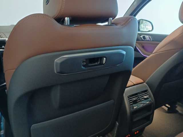 BMW X5 xDrive30d color Gris. Año 2025. 219KW(298CV). Diésel. En concesionario Adler Motor S.L. TOLEDO de Toledo