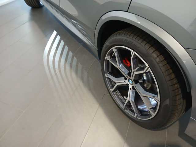 BMW X5 xDrive30d color Gris. Año 2025. 219KW(298CV). Diésel. En concesionario Adler Motor S.L. TOLEDO de Toledo