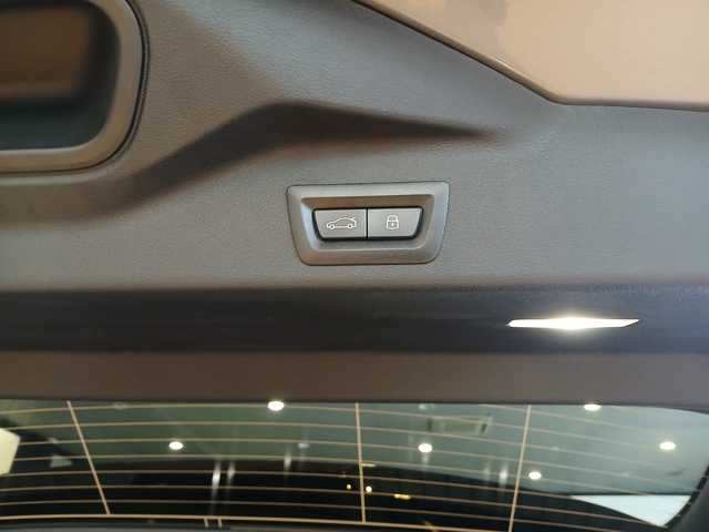 BMW X5 xDrive30d color Gris. Año 2025. 219KW(298CV). Diésel. En concesionario Adler Motor S.L. TOLEDO de Toledo