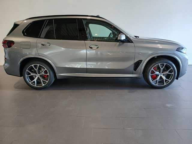 BMW X5 xDrive30d color Gris. Año 2025. 219KW(298CV). Diésel. En concesionario Adler Motor S.L. TOLEDO de Toledo