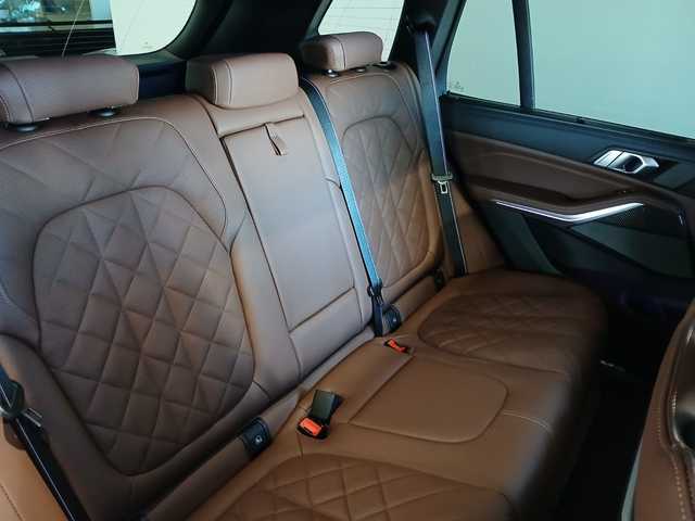 BMW X5 xDrive30d color Gris. Año 2025. 219KW(298CV). Diésel. En concesionario Adler Motor S.L. TOLEDO de Toledo