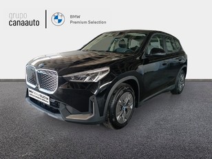 Fotos de BMW iX1 xDrive30 color Negro. Año 2024. 230KW(313CV). Eléctrico. En concesionario LAS CHAFIRAS de Sta. C. Tenerife