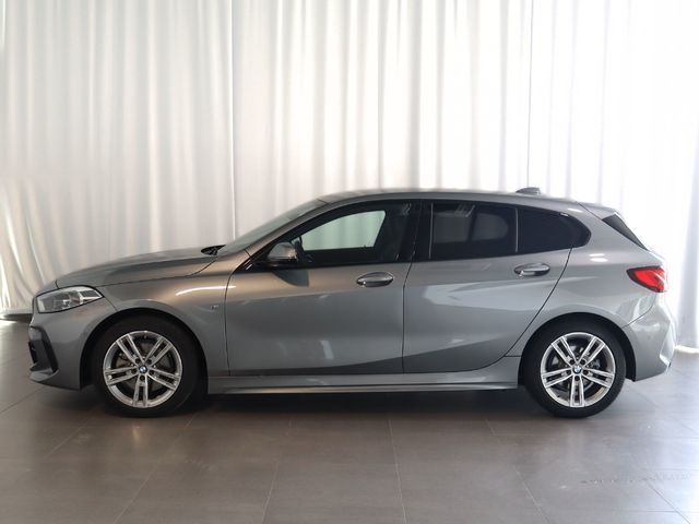 BMW Serie 1 118d color Gris. Año 2024. 110KW(150CV). Diésel. En concesionario Pruna Motor de Barcelona