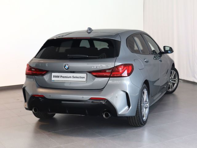 BMW Serie 1 118d color Gris. Año 2024. 110KW(150CV). Diésel. En concesionario Pruna Motor de Barcelona