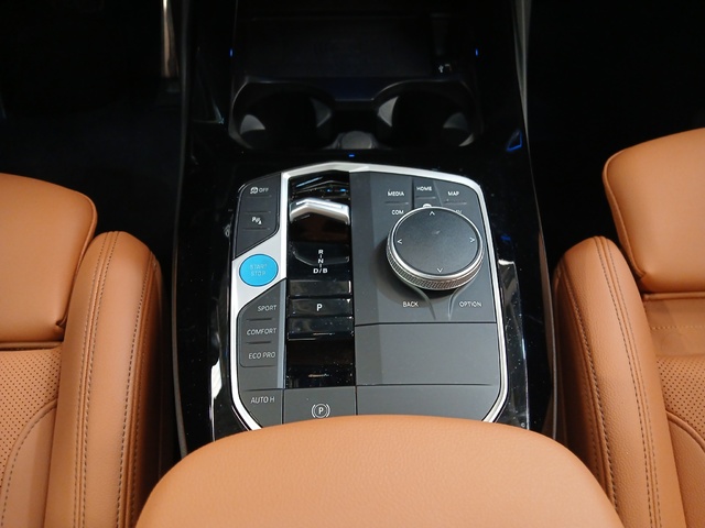 BMW iX3 M Sport color Gris. Año 2023. 210KW(286CV). Eléctrico. En concesionario FINESTRAT Automoviles Fersan, S.A. de Alicante