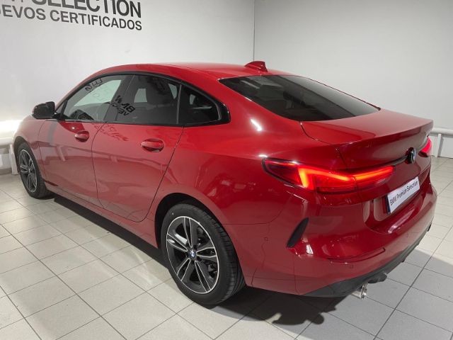 BMW Serie 2 218d Gran Coupe color Rojo. Año 2024. 110KW(150CV). Diésel. En concesionario Hispamovil, Orihuela de Alicante