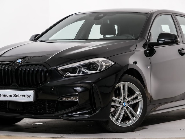 BMW Serie 1 116d color Negro. Año 2024. 85KW(116CV). Diésel. En concesionario Oliva Motor Tarragona de Tarragona