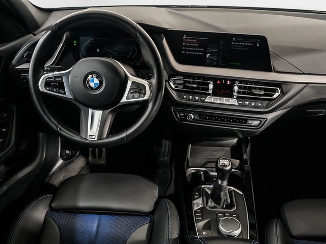 BMW Serie 1 116d color Negro. Año 2024. 85KW(116CV). Diésel. En concesionario Oliva Motor Tarragona de Tarragona