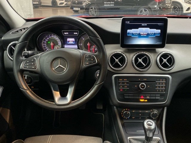 Mercedes-Benz GLA 200 d - 8