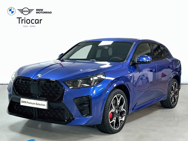 BMW X2 sDrive18d color Azul. Año 2024. 110KW(150CV). Diésel. En concesionario Triocar Gijón (Bmw y Mini) de Asturias