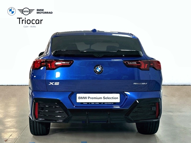 BMW X2 sDrive18d color Azul. Año 2024. 110KW(150CV). Diésel. En concesionario Triocar Gijón (Bmw y Mini) de Asturias