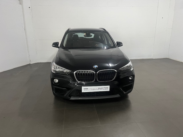 BMW X1 sDrive18d color Negro. Año 2018. 110KW(150CV). Diésel. En concesionario Amiocar S.A. de Coruña