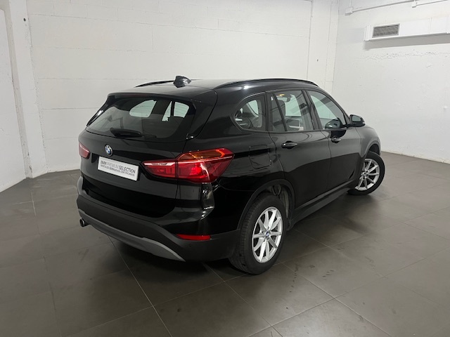 BMW X1 sDrive18d color Negro. Año 2018. 110KW(150CV). Diésel. En concesionario Amiocar S.A. de Coruña