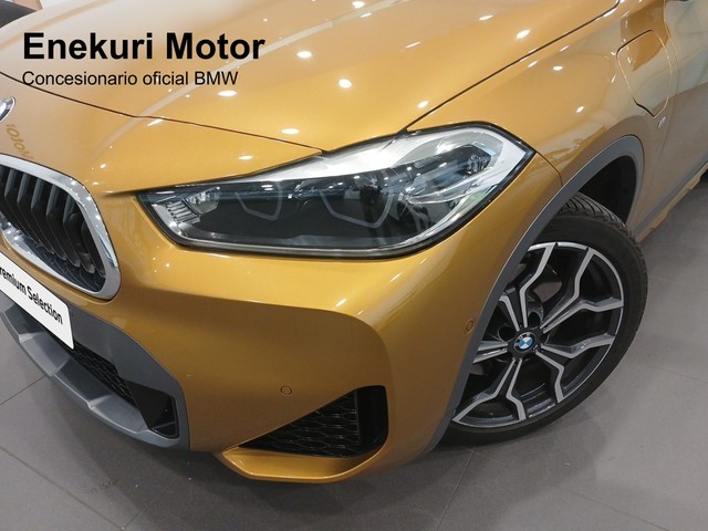 BMW X2 xDrive25e color Oro. Año 2020. 162KW(220CV). Híbrido Electro/Gasolina. En concesionario Enekuri Motor de Vizcaya