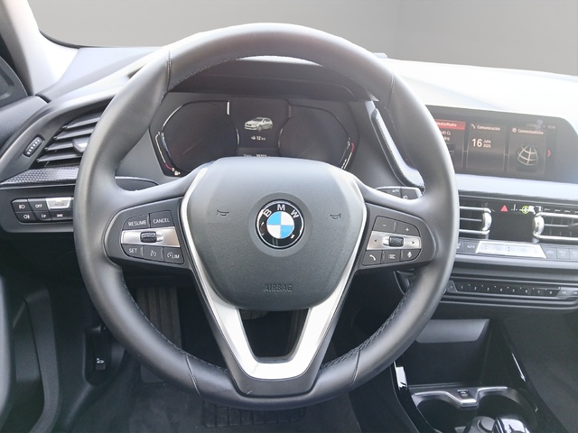 BMW Serie 1 118i color Blanco. Año 2020. 103KW(140CV). Gasolina. En concesionario ALZIRA Automoviles Fersan, S.A. de Valencia