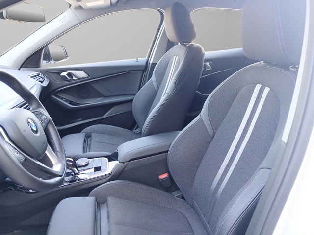 BMW Serie 1 118i color Blanco. Año 2020. 103KW(140CV). Gasolina. En concesionario ALZIRA Automoviles Fersan, S.A. de Valencia