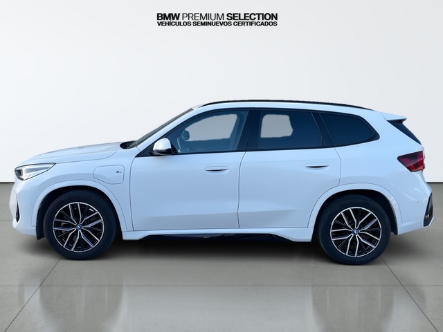 BMW X1 xDrive30e color Blanco. Año 2023. 240KW(326CV). Híbrido Electro/Gasolina. En concesionario Automotor Premium Marbella - Málaga de Málaga