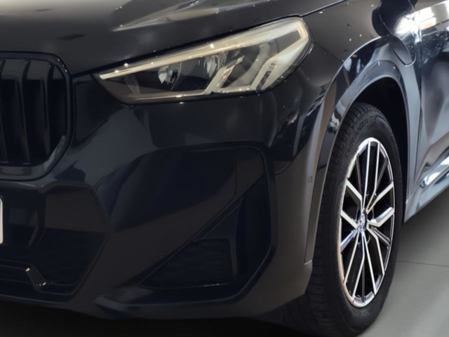 BMW X1 xDrive30e color Negro. Año 2023. 240KW(326CV). Híbrido Electro/Gasolina. En concesionario Automotor Premium Velázquez - Málaga de Málaga