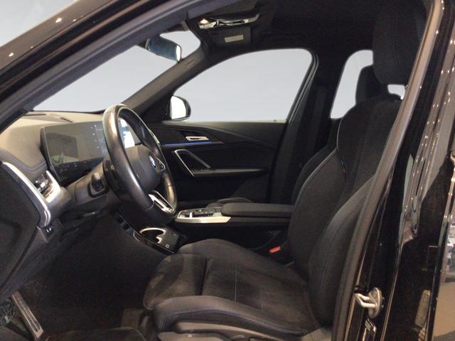 BMW X1 xDrive30e color Negro. Año 2023. 240KW(326CV). Híbrido Electro/Gasolina. En concesionario Automotor Premium Velázquez - Málaga de Málaga