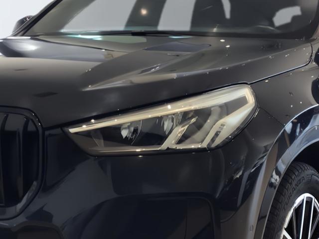 BMW X1 xDrive30e color Negro. Año 2023. 240KW(326CV). Híbrido Electro/Gasolina. En concesionario Automotor Premium Velázquez - Málaga de Málaga