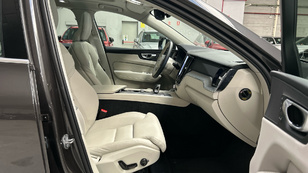 Volvo XC60 T6 Recharge Plus Dark AWD Auto 257 kW (350 CV) - 7 Volvo XC60 T6 Ocasión 257 KW (350CV) - 7