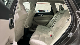 Volvo XC60 T6 Recharge Plus Dark AWD Auto 257 kW (350 CV) - 9 Volvo XC60 T6 Ocasión 257 KW (350CV) - 9