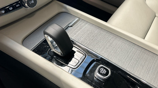 Volvo XC60 T6 Recharge Plus Dark AWD Auto 257 kW (350 CV) - 15 Volvo XC60 T6 Ocasión 257 KW (350CV) - 15