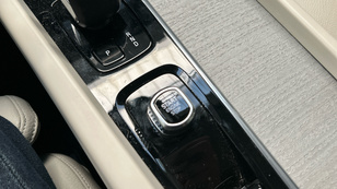 Volvo XC60 T6 Recharge Plus Dark AWD Auto 257 kW (350 CV) - 23 Volvo XC60 T6 Ocasión 257 KW (350CV) - 23