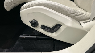 Volvo XC60 T6 Recharge Plus Dark AWD Auto 257 kW (350 CV) - 36 Volvo XC60 T6 Ocasión 257 KW (350CV) - 36