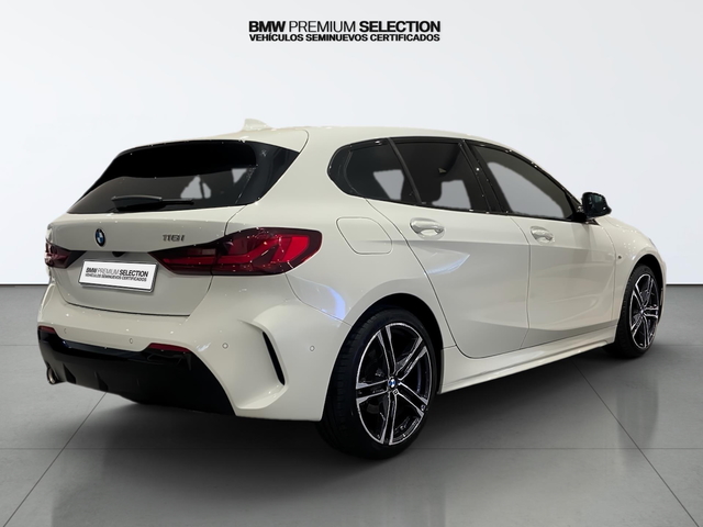 BMW Serie 1 118i color Blanco. Año 2024. 103KW(140CV). Gasolina. En concesionario Automotor Costa, S.L.U. de Almería