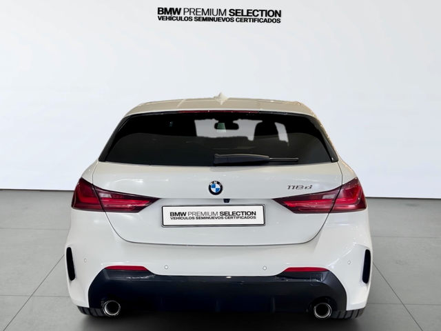 BMW Serie 1 118d color Blanco. Año 2024. 110KW(150CV). Diésel. En concesionario Automotor Costa, S.L.U. de Almería