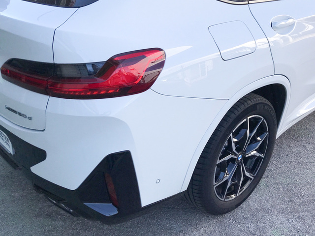 BMW X4 xDrive20d color Blanco. Año 2024. 140KW(190CV). Diésel. En concesionario Celtamotor Vigo de Pontevedra