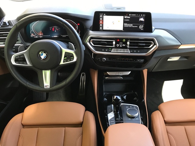 BMW X4 xDrive20d color Gris. Año 2024. 140KW(190CV). Diésel. En concesionario Celtamotor Vigo de Pontevedra