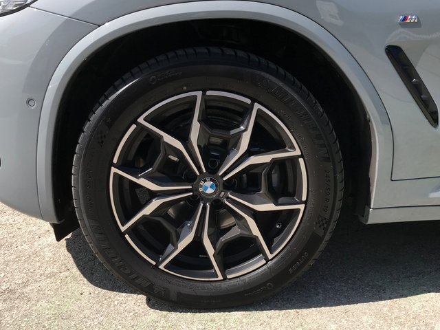 BMW X4 xDrive20d color Gris. Año 2024. 140KW(190CV). Diésel. En concesionario Celtamotor Vigo de Pontevedra