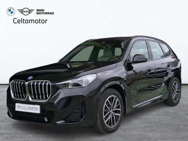 BMW X1 sDrive18d color Negro. Año 2024. 110KW(150CV). Diésel. En concesionario Celtamotor Vigo de Pontevedra