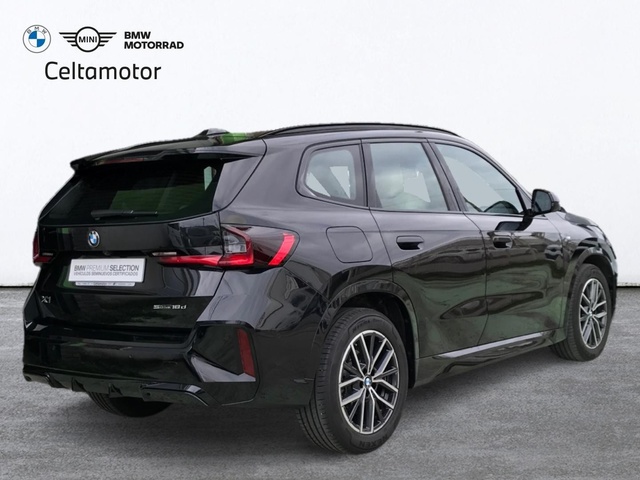 BMW X1 sDrive18d color Negro. Año 2024. 110KW(150CV). Diésel. En concesionario Celtamotor Vigo de Pontevedra