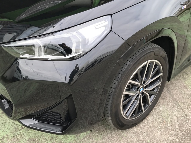 BMW X1 sDrive18d color Negro. Año 2024. 110KW(150CV). Diésel. En concesionario Celtamotor Vigo de Pontevedra