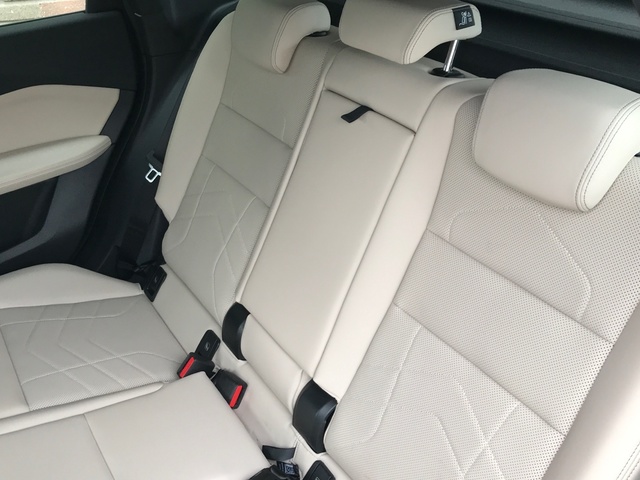 BMW X1 sDrive18d color Negro. Año 2024. 110KW(150CV). Diésel. En concesionario Celtamotor Vigo de Pontevedra