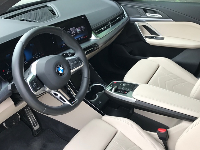 BMW X1 sDrive18d color Negro. Año 2024. 110KW(150CV). Diésel. En concesionario Celtamotor Vigo de Pontevedra