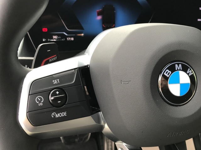 BMW X1 sDrive18d color Negro. Año 2024. 110KW(150CV). Diésel. En concesionario Celtamotor Vigo de Pontevedra